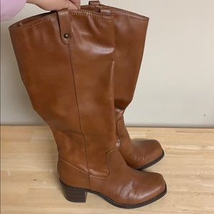 Jessica Simpson riding boots